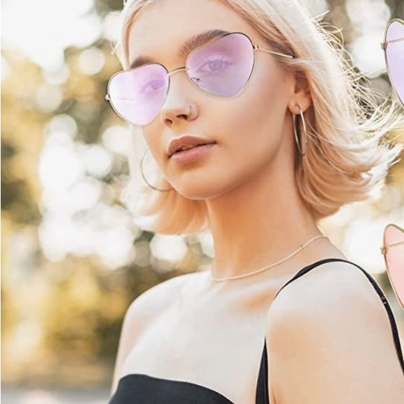 TAYLOR SWIFT ERAS TOUR SUNGLASSES - Picture 4 of 6